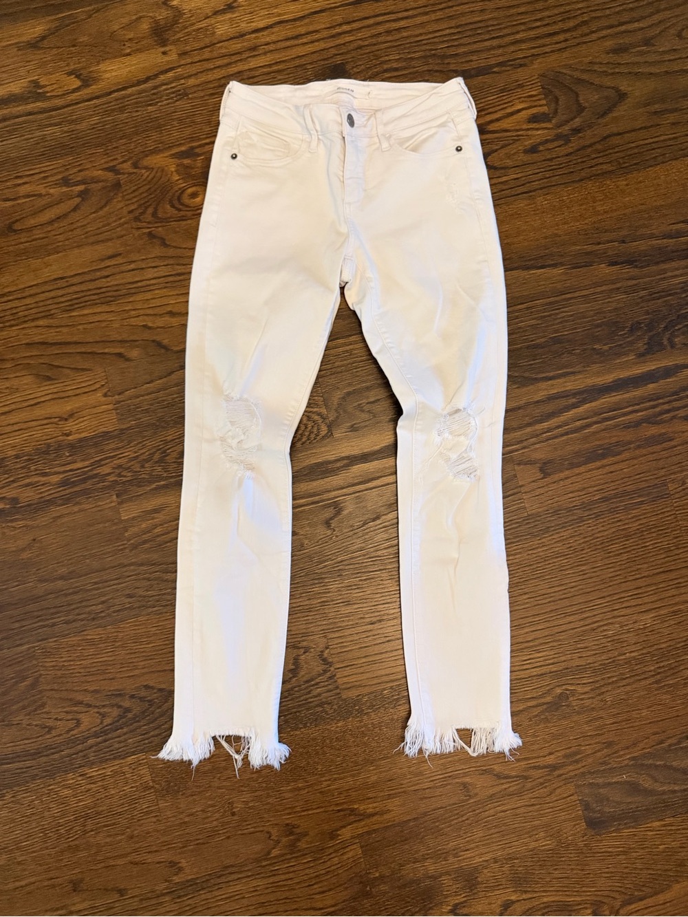 High-Rise White Distressed Ankle Jeans with Frayed Hem